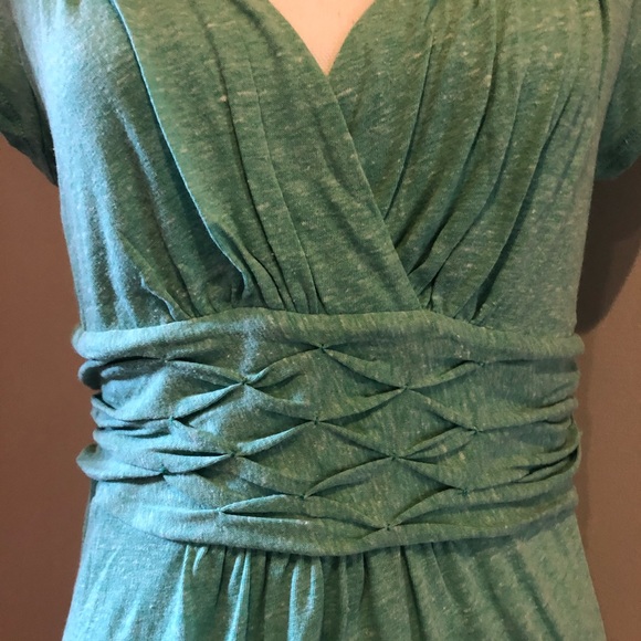 ANTHROPOLOGIE green top with pin tuck details - Picture 3 of 6